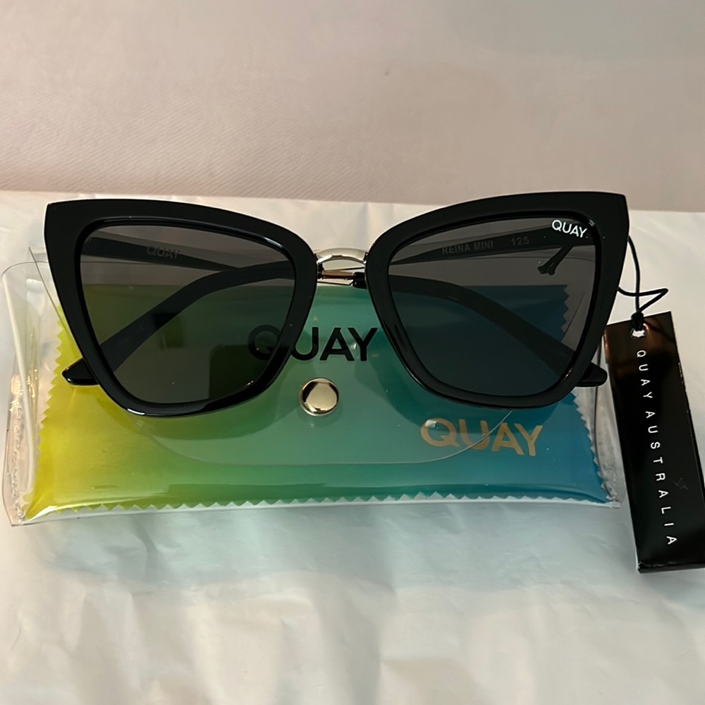 Quay Australia Reina Mini - Blk/Smk Sunglasses